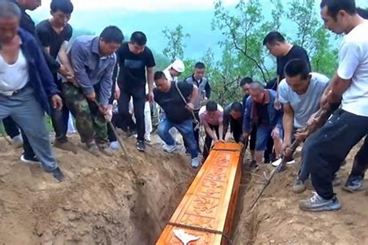 有人说道士死后是土葬,而且尸骨不会腐烂,是真的么？