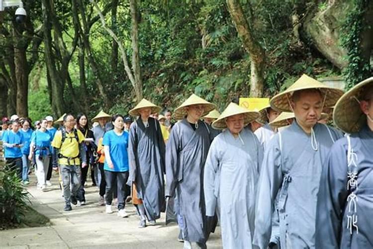 请问有谁知道现在普陀山寺庙的佛事价格,比如法雨寺？最好要全一点的...