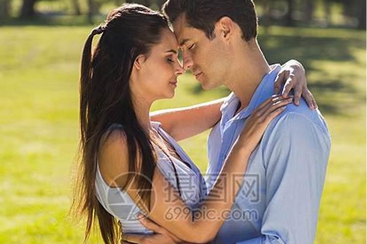 梦见前女友抱着别的男人