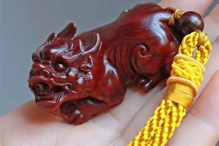 我是女的梦见和自己女上司一起洗澡,有什么预感？