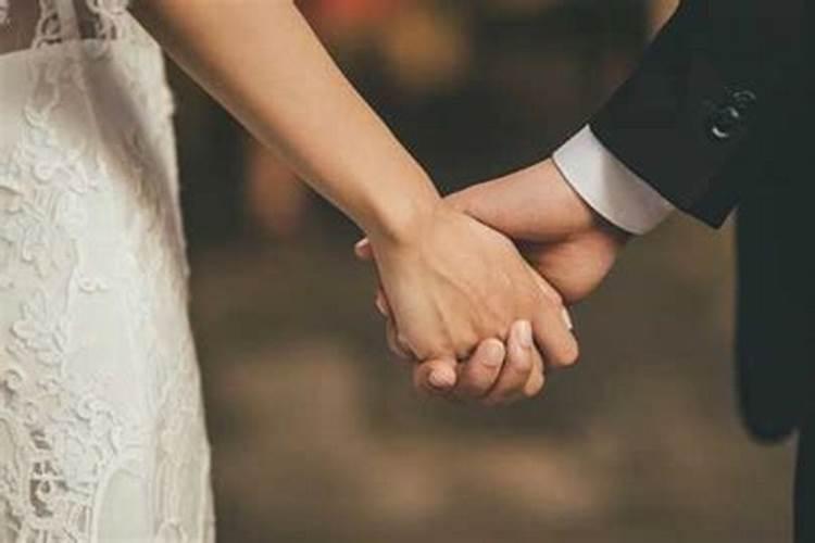 属龙的男人对老婆好吗