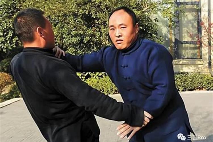 梦见给己故伟人当保镖是什么征兆？