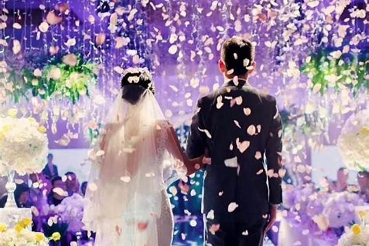 梦见已婚的朋友又结了一次婚的预兆