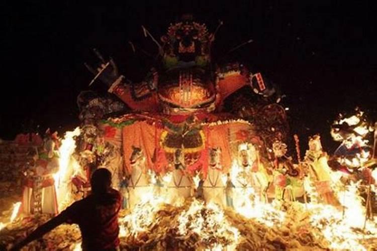 七月十五鬼节祭祖烧纸包怎么写？