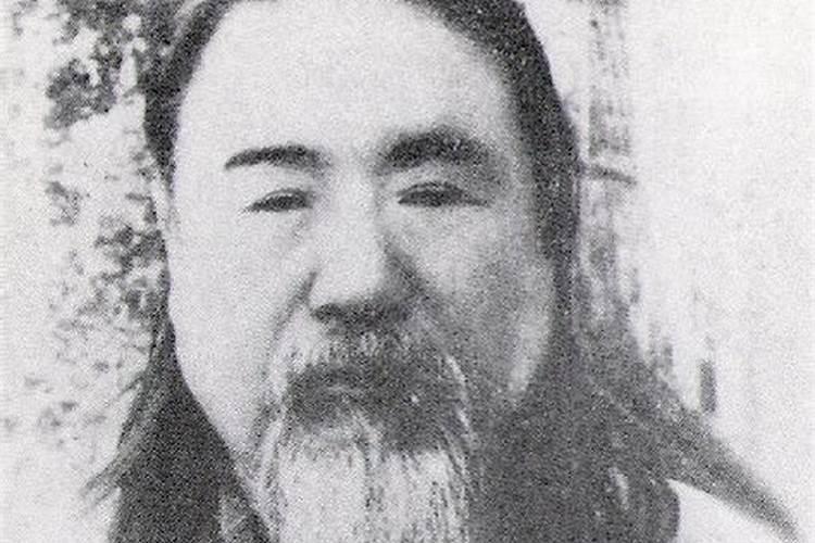 专门哭丧,吹喇叭,做法事的人叫什么？
