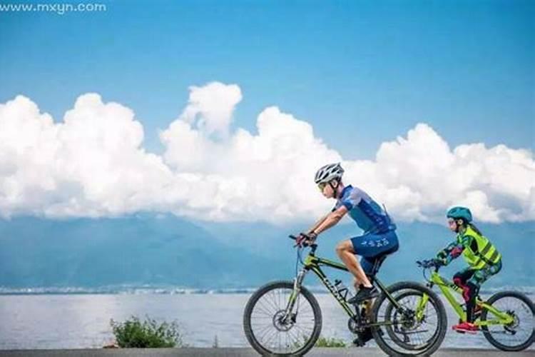 梦见自己骑车爬上陡坡路很险峻的预兆