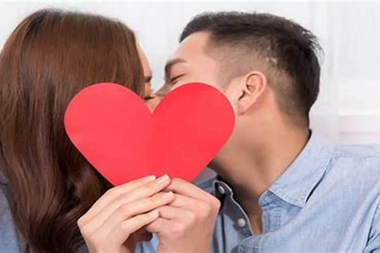 梦见爱人与别们女人亲热的预兆