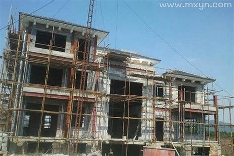梦见自己家里建房子是什么意思