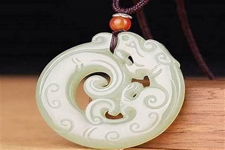 为什么我会梦到和一个陌生男人在一起,而且那个脸好清楚但是醒来忘了...