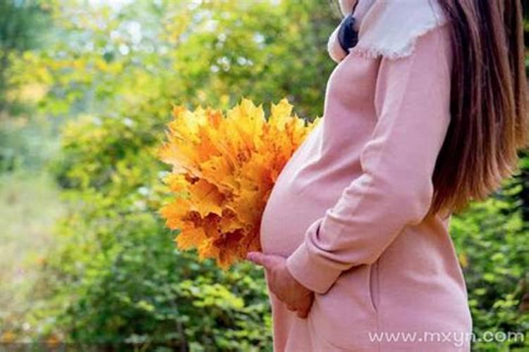 单身女孩梦见自己怀孕了是什么意思