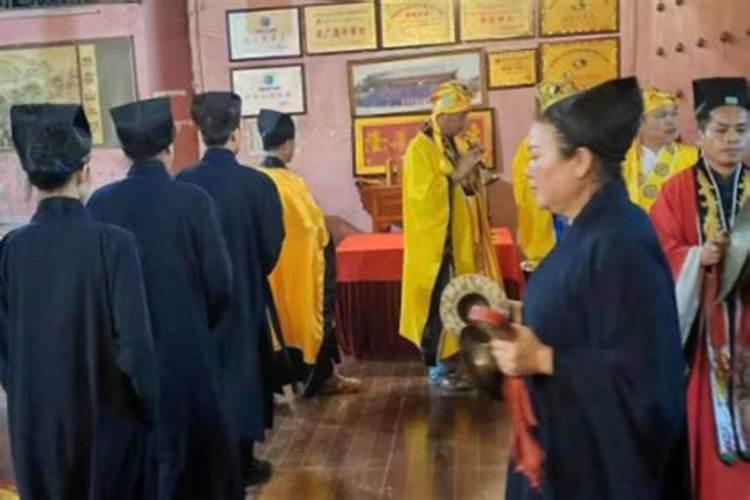 哪位朋友知道成都附近的哪个寺庙可以做法事,费用多少？
