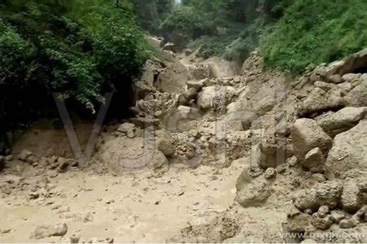 梦见泥石流山体滑坡是什么预兆