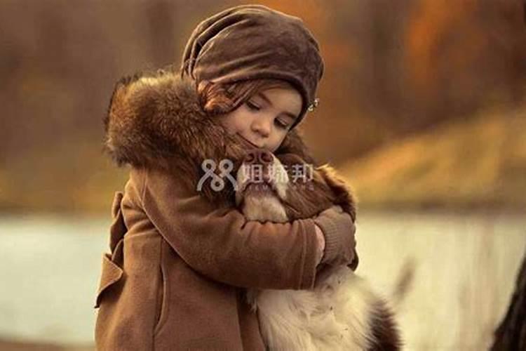 梦见狗和自己亲近的预兆