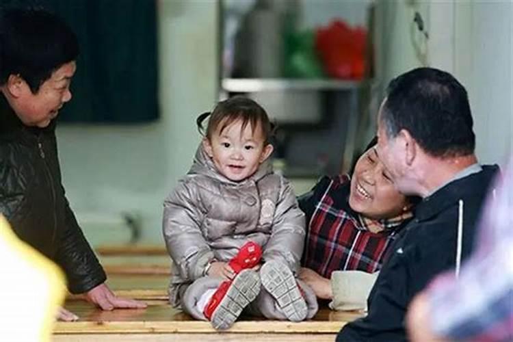 梦见过年去外婆家拜年的预兆