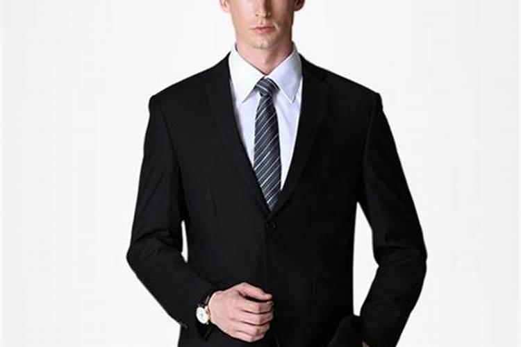 梦见熟人穿一身黑衣服在家里吃饭？