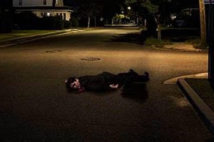 梦见朋友死了还有血的预兆