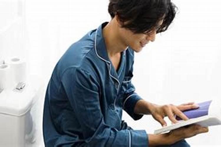 梦见衣服弄上大便又洗净了