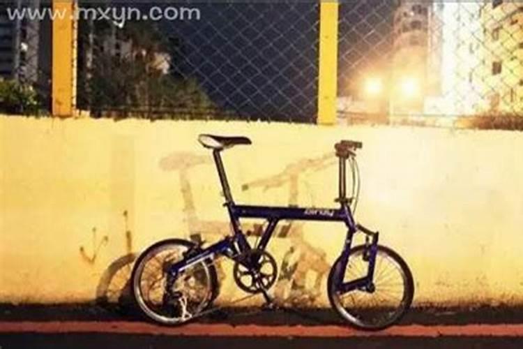 梦见翻车但是人没事是什么预兆