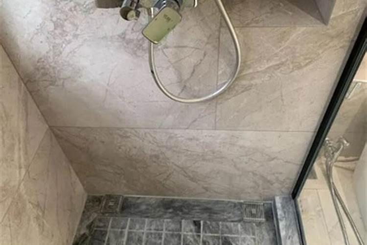 梦到卫生间屋顶漏水什么预兆