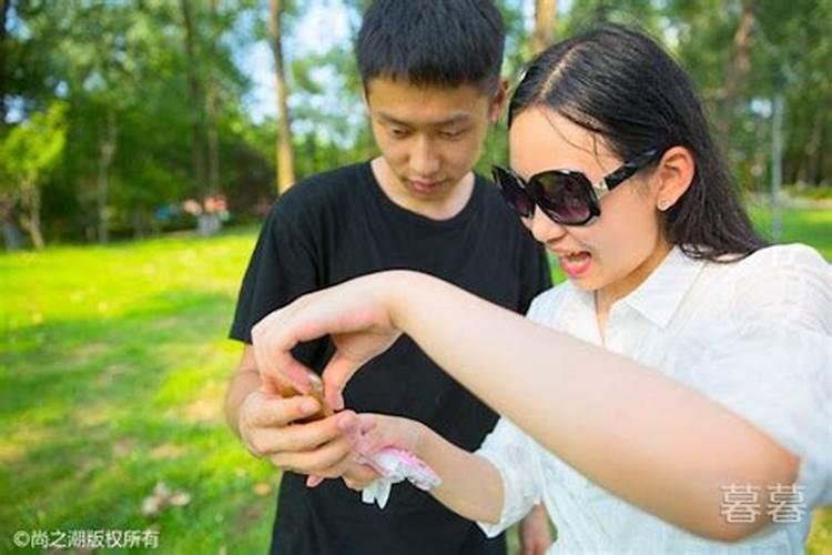 梦见前夫有了老婆和孩子