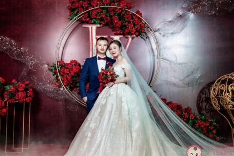 梦见自己去参加女友婚礼的预兆