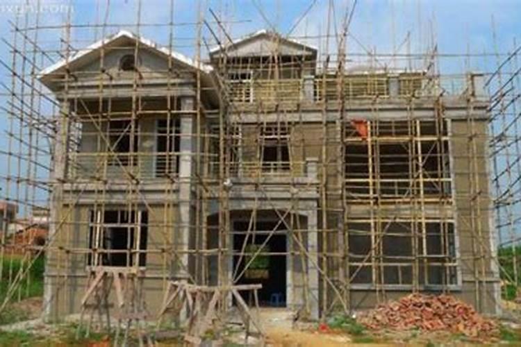 梦见自家地里别人在建房子的预兆