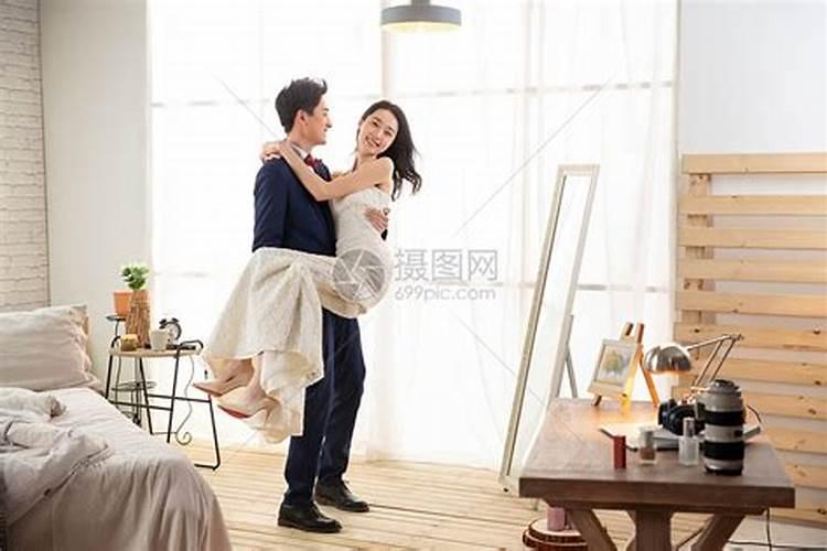 梦见老公被别的女人抱的预兆