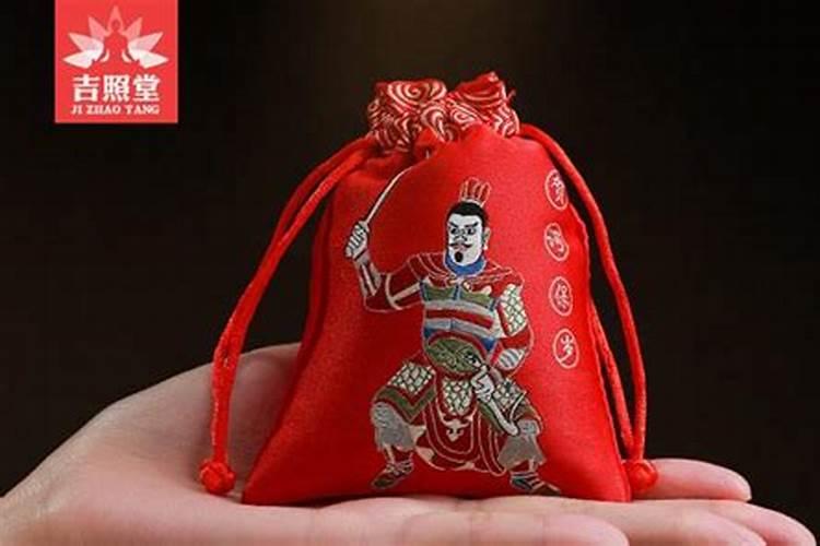 69年属鸡男在2025年的全年运势