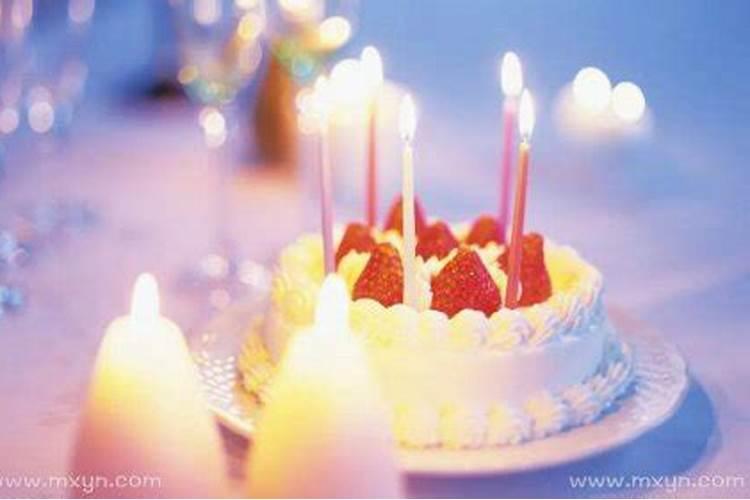 梦见前夫送我生日蛋糕是什么预兆？