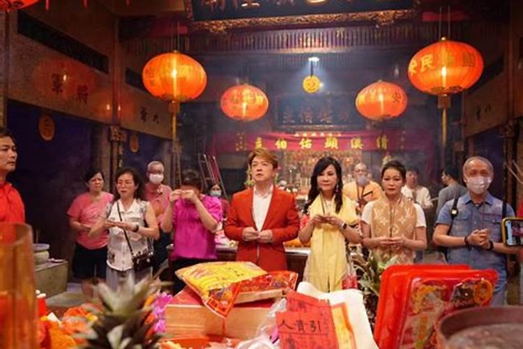 九月初九是什么节日？为什么都去庙