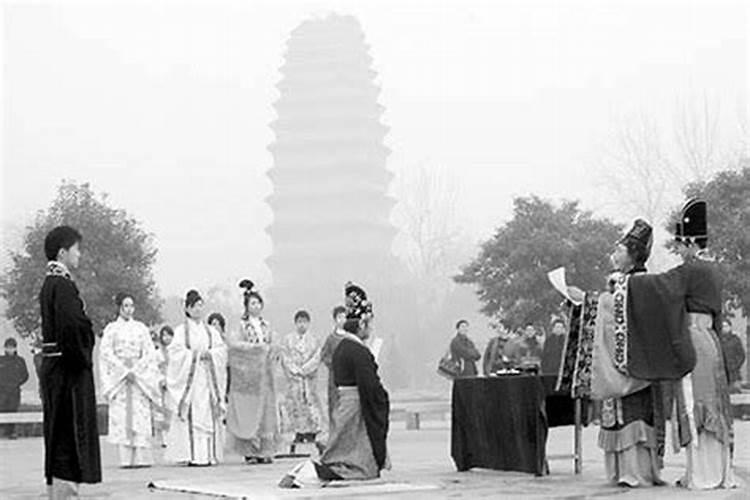 梦见和多年不见的邻居同床的预兆