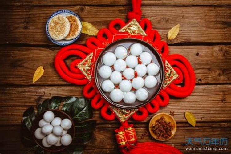 结婚第一年八月十五要送丈母娘家什么？要几样礼？