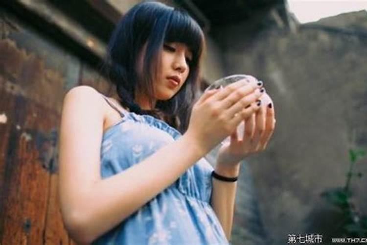 经常梦到同一个女生,是为什么呢？