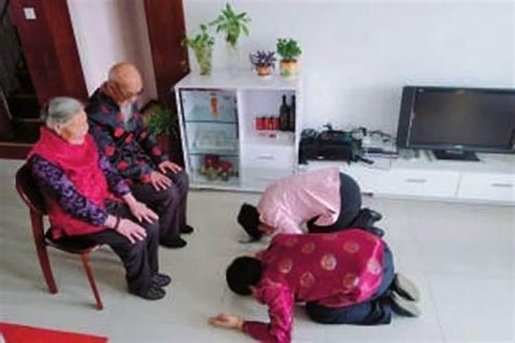 梦见为死去的亲人办丧事并给自己磕头