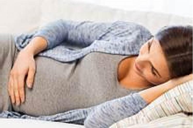 狮子座女生喜欢一个人会有那些表现？