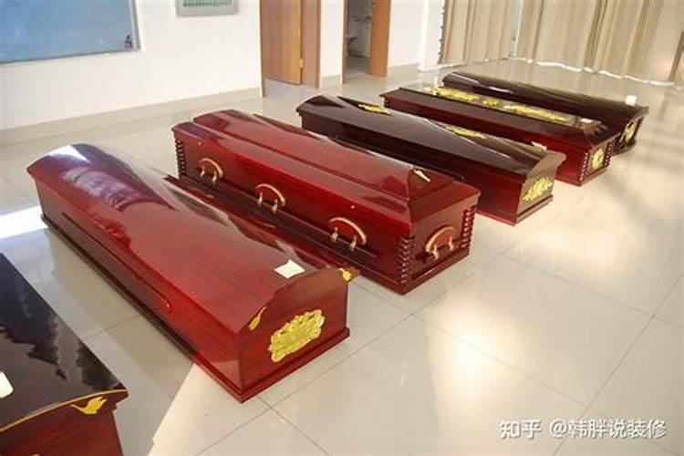 大年初一摔了一跤是凶是吉 寓意财运上的变动
