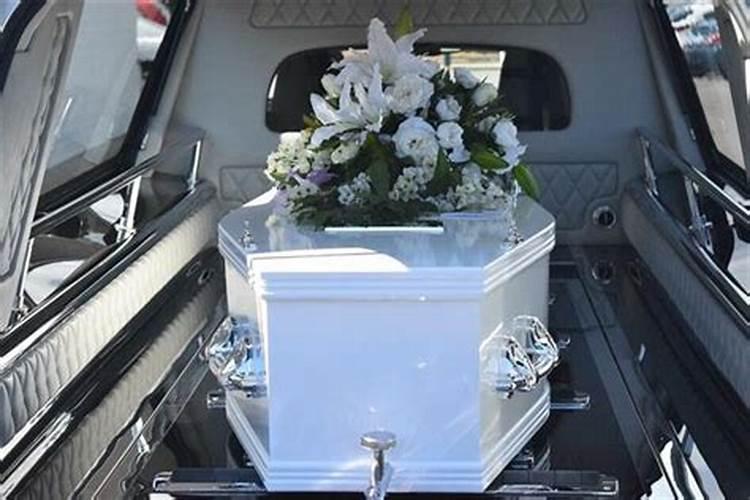女人梦见看到死人和棺材是什么意思 预兆