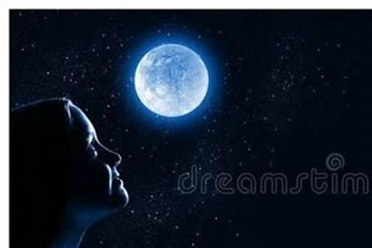 梦到过世已久的亲人还活着,但我心里知道她死了,心里很难过,一直...