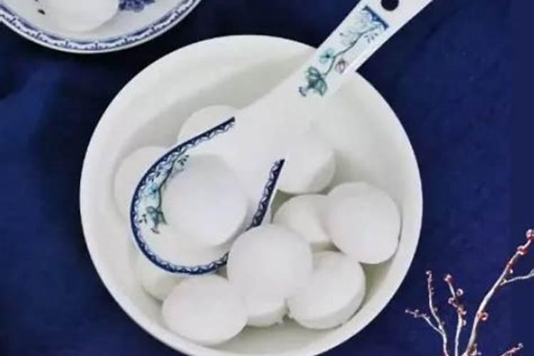 梦见自己跟认识的男人有暧昧的预兆