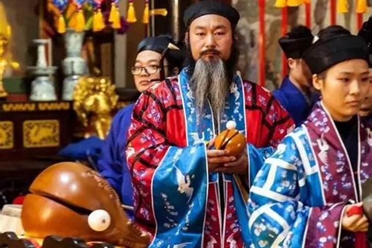 问下,我是男人的身体可是总感觉身体里面有两个灵魂那个灵魂是个美女...