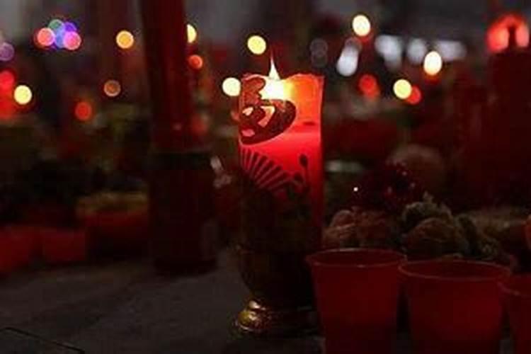 北京中元节习俗:祭祖放河灯？