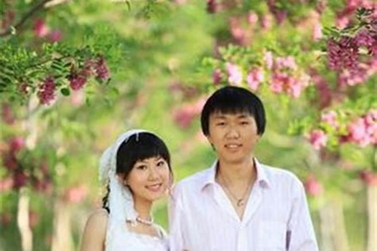 梦见我好朋友结婚了,她却没告诉我,我很是伤心