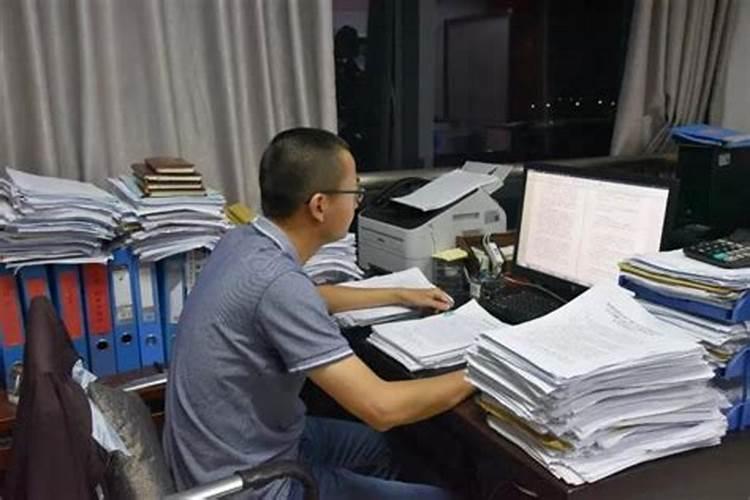 梦到很久已经断了联系的同学