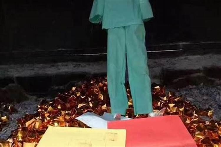 太岁符贴哪里