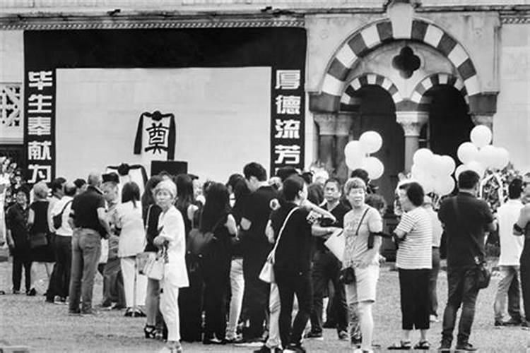 梦见参加过世外公的葬礼