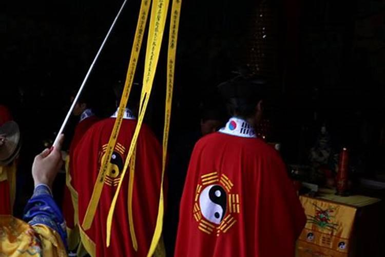 梦见男朋友被蛇咬手的预兆