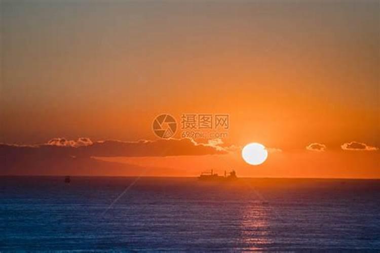 梦见大海和船代表什么