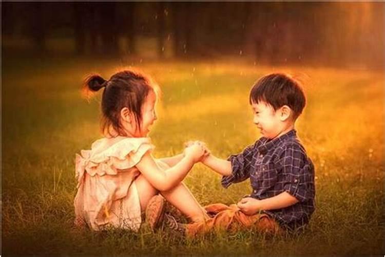 我梦到怀里抱了个婴儿没穿衣服是什么意思