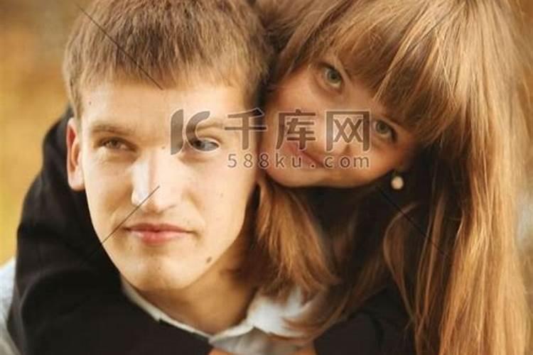 梦见跟美女接吻拥抱的预兆