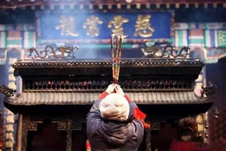 2011年初一上香用哪个时辰好
